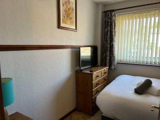 Central Aster House, 3 Bedrooms, Parking - Nottingham - 3