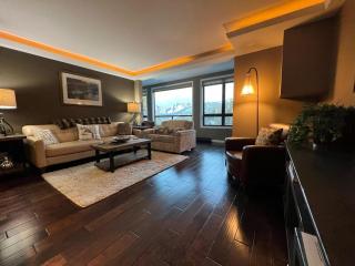DELUXE SLOPESIDE Condo with 4th FLOOR VIEWS! Exclusive Home Available for Holiday only! BOOK today 1849 Condos 409 home - 7