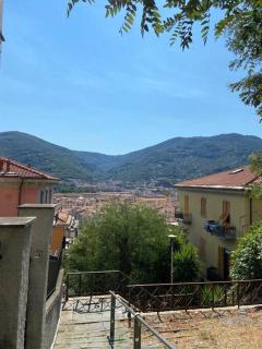 All’ombra delle sophore (011015-LT-2264) - La Spezia - 2