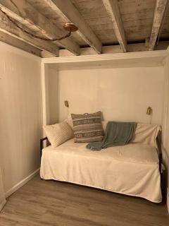 10 minute Walk to Niagara Falls - Sweet Cottage - 2