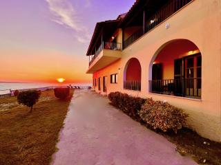 Beachfront Villa Bellevue by DadoVillas - Agios Stefanos - 5