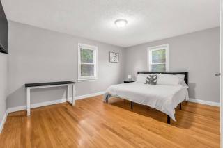 Comfy home with newly renovated interior - North Haven - 6