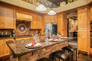 Quail Mountain Desert Resort: Heated Pool, Mt Vews, all BR's King & TV's, Hiking - Mesa - 1