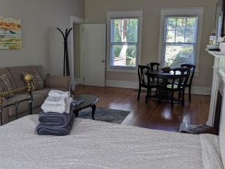 Spacious 2br In Grand Old Home, Downtown Durham - Durham - 5
