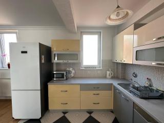 Spacious 3-bedroom Condo Next to City Center - Pristina - 3