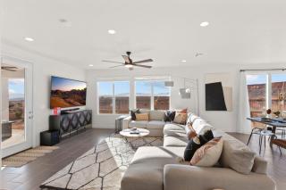 Paseos 1317 Sleeps 10 guest, Private Spa, Putting Green, EV Charger, Nintendo Switch and more! - 6