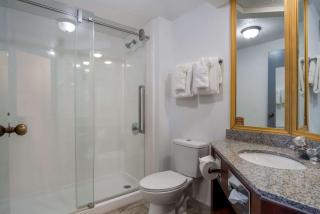 Clarion Inn & Suites Airport - Grand Rapids - 7