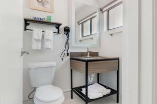 Comfort Inn Kansas City Midtown - 1