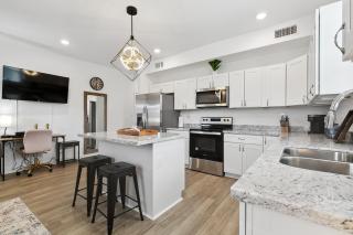 New Luxury 3BR w Jacuzzi - New Orleans - 9