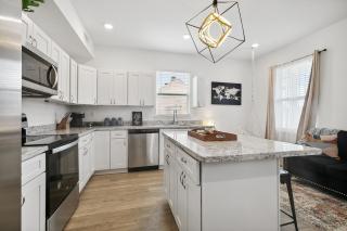 New Luxury 3BR w Jacuzzi - New Orleans - 5