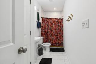 Luxury 3br Oasis w Jacuzzi - 4