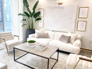 Modern and Bright Luxury Home Centrally Located in Toronto’s GTA - 6