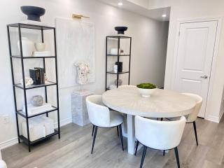 Modern and Bright Luxury Home Centrally Located in Toronto’s GTA - 1