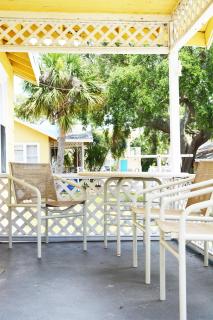 Sunshine Cozy Cottage - Clearwater Beach - 3