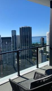 Lamour Ocean View Apartment II in Casino Broadbeach - free parking-195cm - 6