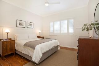 Amaroo - Pet Friendly - 2 Mins Walk to Beach - Outdoor Fireplace - 5