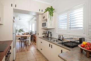 Amaroo - Pet Friendly - 2 Mins Walk to Beach - Outdoor Fireplace - Culburra Beach - 6
