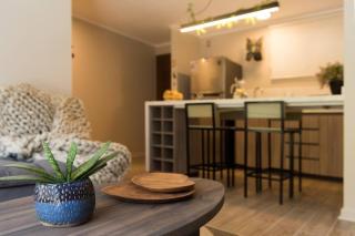 PUCON depto NUEVO! DOS DORMITORIOS DOS BAÑOS, en condominio con estacionamiento,balcon, super equipado, WIFI Y CABLE, PISCINA CON JARDINES, ZONA TRANQUILA A SOLO 5 MINUTOS DEL CENTRO EN AUTO - 1