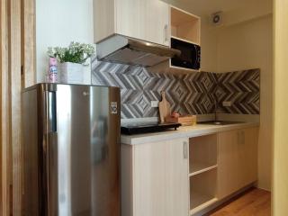 Lovely 2BR Seawind condo with pool view balcony & Fiber Internet - Davao - 7
