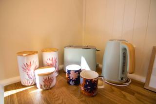 Bottlebrush Cabin, cosy private cabin in the trees - 4