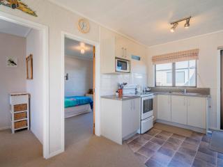 Location Plus - Whangamata Holiday Home - 2