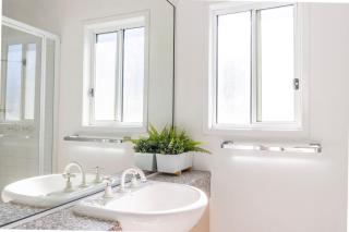 Nannys Beach House - Berrara - 3