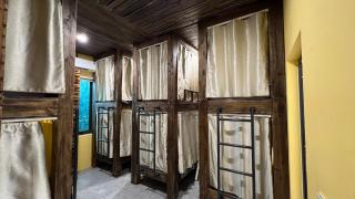 Lapis Restaurant and Hostel - Vũ Lâm - 3