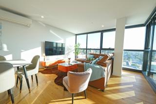 Luxury 3BRM Condo Pool Yoga Gym 2-Carport BoxHill - 9