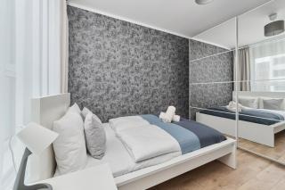 Gwiaździsta Apartment by the Sky Tower in Wrocław by Noclegi Renters - Wrocław - 1