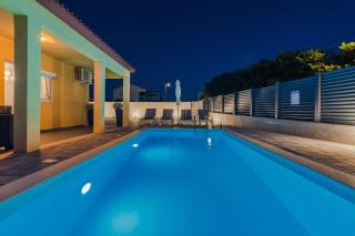 Holiday house Marijan with private pool and barbecue - by TA Leut - Privlaka - 4