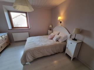 Logement dans maison + extérieur - Orchamps-Vennes - 3