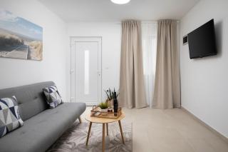 Apartments and rooms Jakić - 5