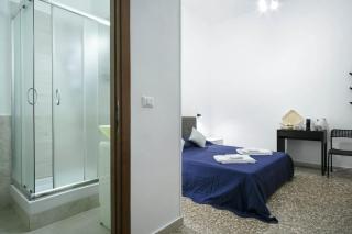 Lorenzo's Vatican APT - Rom - 2
