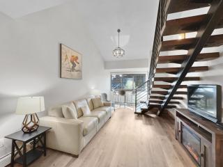 CJ303 Copper Junction Studio w LOFT condo - 1