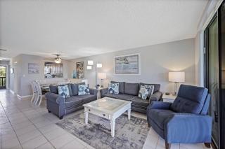 South end condo with pool/spa and steps to beach - 9