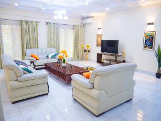 Residence Le Bonheur - 3 Bed Apartment by Douala Mall/Airport - Douala - 0