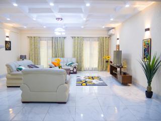 Residence Le Bonheur - 3 Bed Apartment by Douala Mall/Airport - Douala - 5