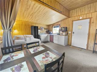 Nice and Knotty Cabin - Hatch - 7