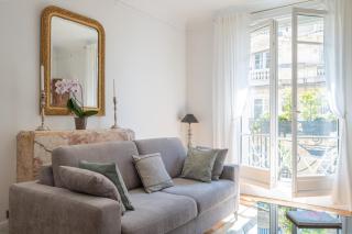 Veeve - Illuminating Light - Paris - 7