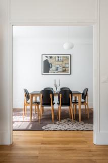 Veeve - Illuminating Light - Paris - 1