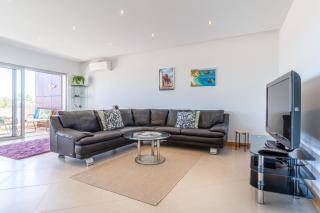 Spacious 2 bedroom Apartment with Sea View Lagos by Lisbeyond - 8