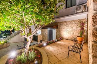 KAMARA Boutique Guest Houses by Ezoria Villas - Peyia - 3