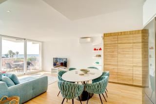 Beach Front Flat with Sea Views - Marbella - 6