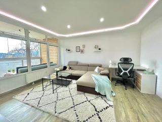 Krásný zrekonstruovaný byt 3+1 - 6