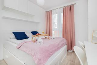 Garnizon Apartment for 6 Guests with Parking & Balcony by Noclegi Renters - Danzig - 9