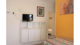 Sunny apartment near the beach - 5