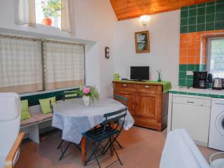 Maison 2 ch. à Locmaria, 800m de la plage, jardin clos, animaux OK, équipements complets - FR-1-418-158 - 2