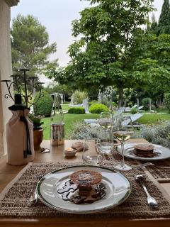 Le Clos des Cyprès Maison d'hôtes de charme - Diner Gourmet & Bien-être - Graveson - 1