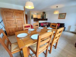 Charmant T2 au cœur du village, balcon, parking, proche commodités et navette ski-bus - FR-1-624-27 - Samoëns - 0