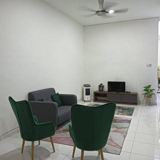 Damai Homestay - Kepala Batas - 0